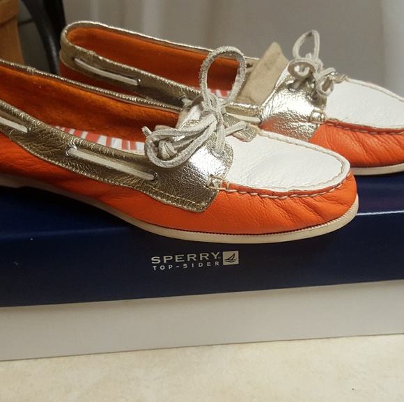 Sperry - Picture 1 of 3